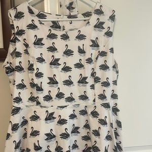 White swan dress, 4xl, but it’s really 1xl. Wore  1. Too big for me. Excel cond
